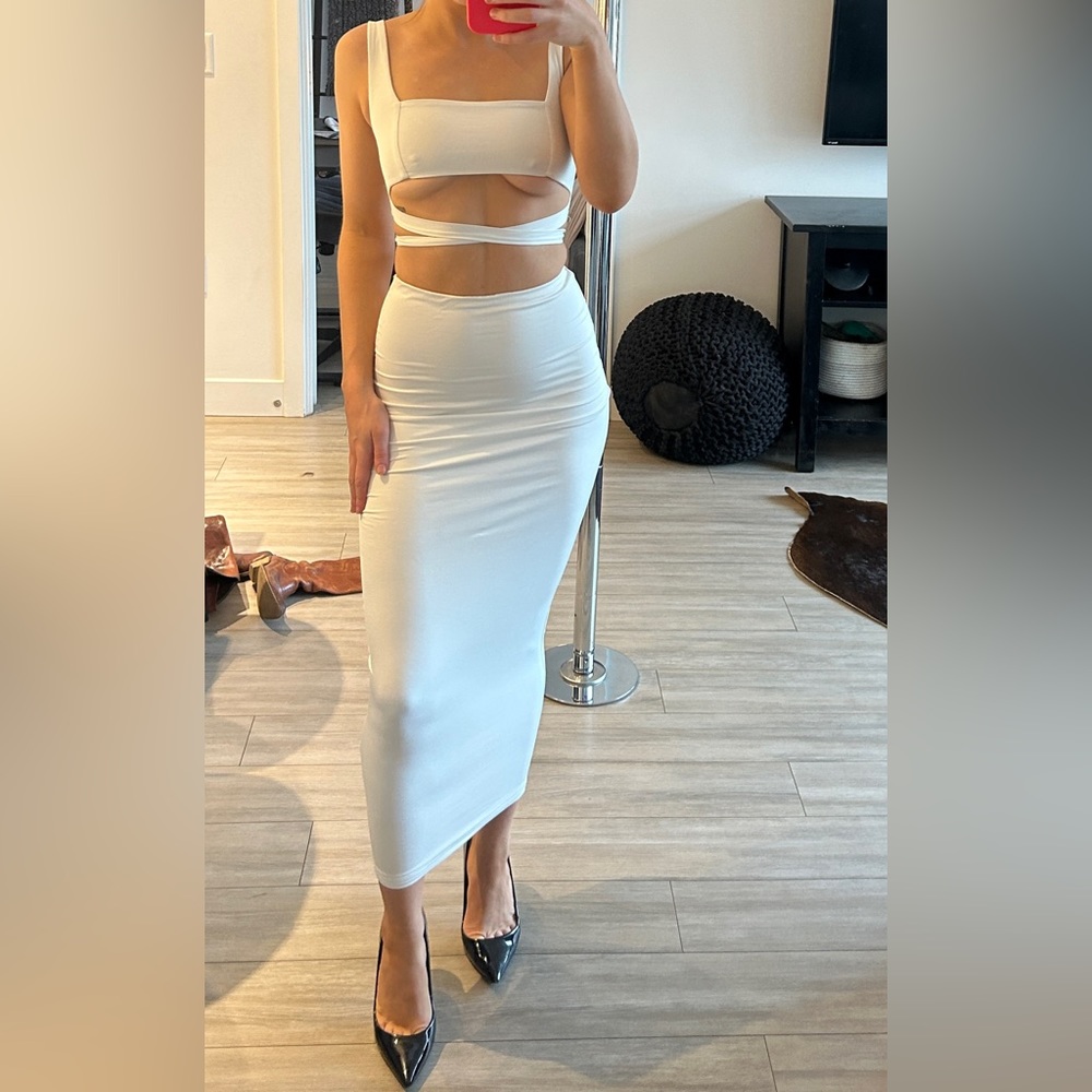 Two piece bodycon skirt & top with tie back